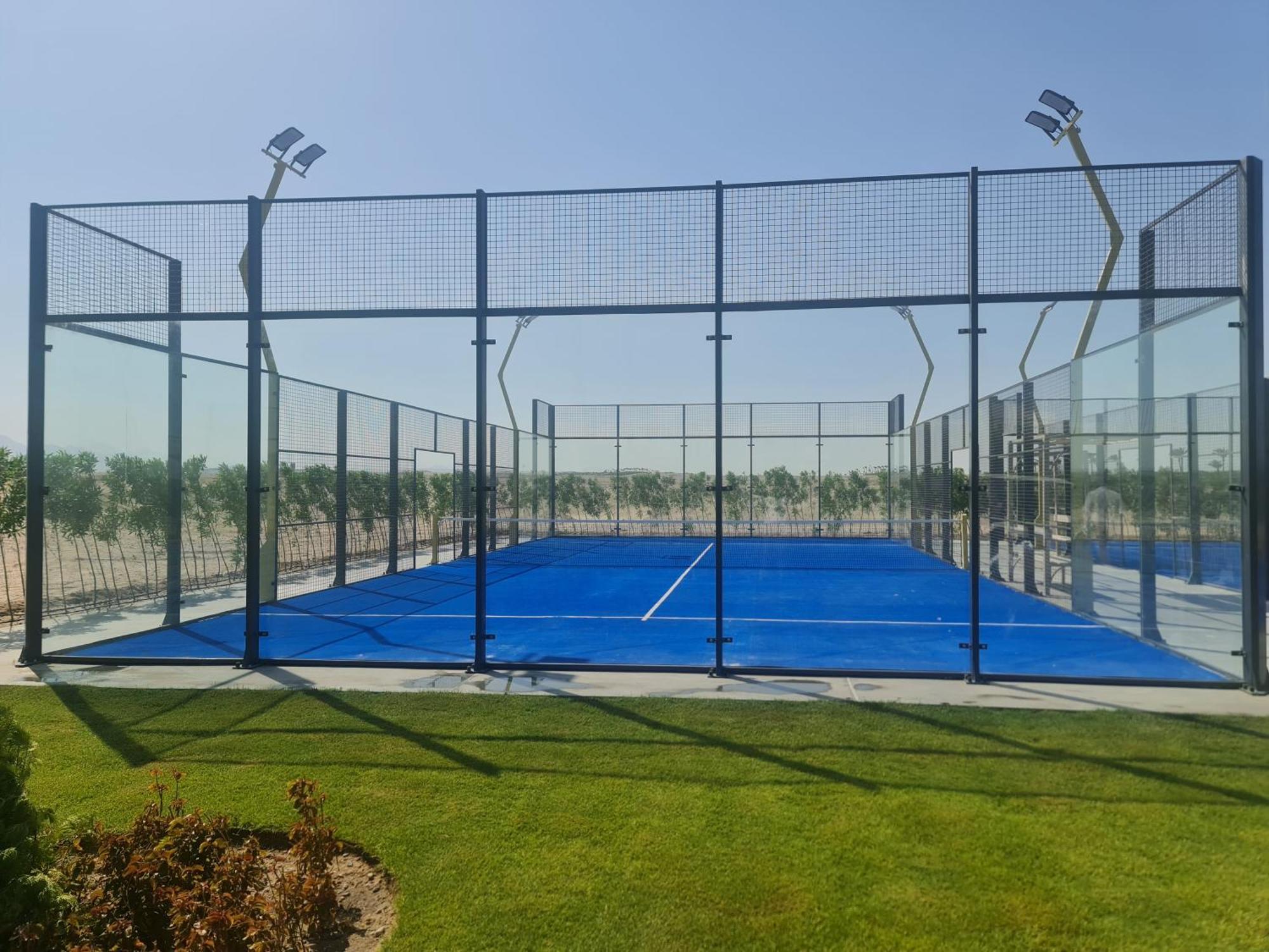 Steigenberger Resort Ras Soma Hurghada Exteriör bild A paddle tennis court